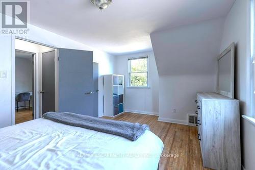 52 Martha Street, Hamilton, ON - Indoor Photo Showing Bedroom