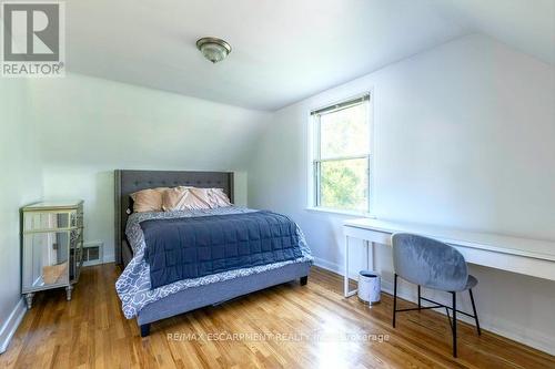 52 Martha Street, Hamilton, ON - Indoor Photo Showing Bedroom