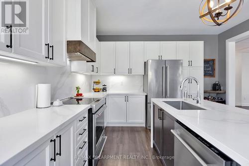 123 Hartley Avenue, Brant, ON - Indoor Photo Showing Kitchen With Upgraded Kitchen