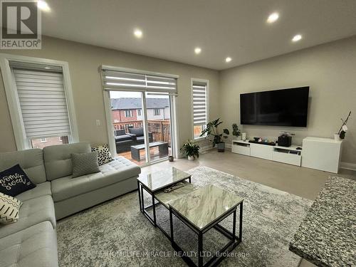 10 Sportsman Hill Street, Kitchener, ON - Indoor Photo Showing Living Room