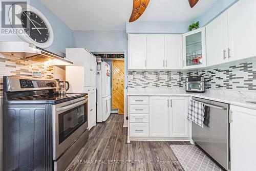 193 Campbell Avenue, Hamilton, ON - Indoor Photo Showing Kitchen