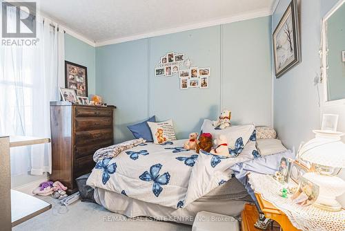 193 Campbell Avenue, Hamilton, ON - Indoor Photo Showing Bedroom