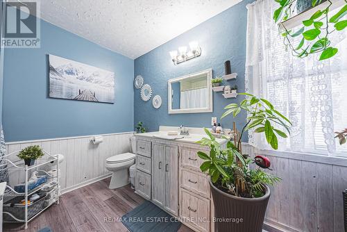 193 Campbell Avenue, Hamilton, ON - Indoor Photo Showing Bathroom