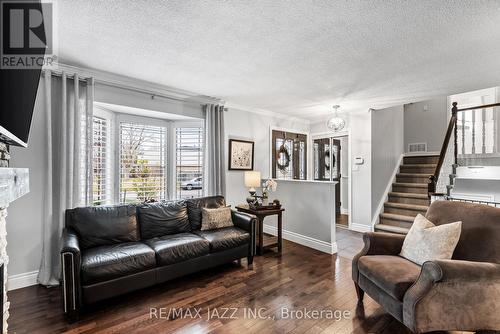 23 Pilkington Crescent, Whitby (Pringle Creek), ON - Indoor Photo Showing Living Room