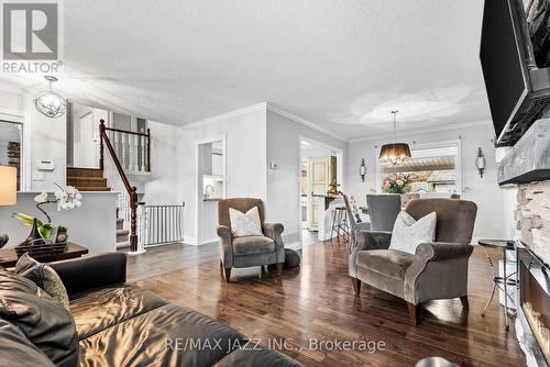 23 Pilkington Crescent, Whitby (Pringle Creek), ON - Indoor Photo Showing Living Room