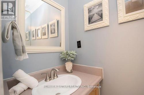 180 Sandringham Drive, Clarington (Courtice), ON - Indoor Photo Showing Bathroom