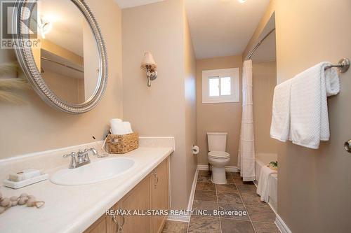 180 Sandringham Drive, Clarington (Courtice), ON - Indoor Photo Showing Bathroom