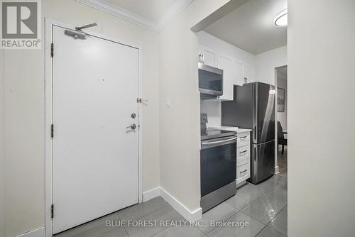 315 - 735 Deveron Crescent, London, ON - Indoor Photo Showing Kitchen