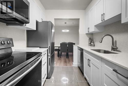 315 - 735 Deveron Crescent, London, ON - Indoor Photo Showing Kitchen With Upgraded Kitchen