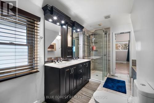 246 Grey Street, London, ON - Indoor Photo Showing Bathroom