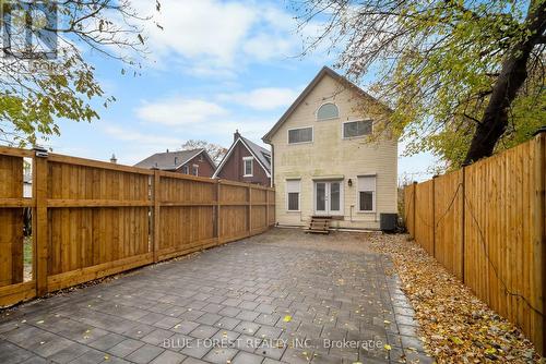 246 Grey Street, London, ON - Indoor Photo Showing Laundry Room