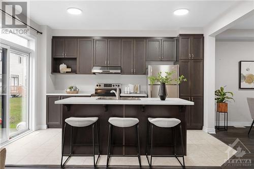 211 Merak Way, Ottawa, ON - Indoor Photo Showing Kitchen With Upgraded Kitchen