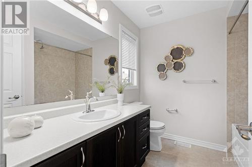 211 Merak Way, Ottawa, ON - Indoor Photo Showing Bathroom