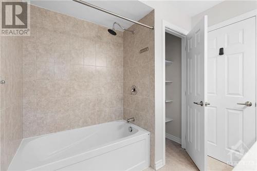 211 Merak Way, Ottawa, ON - Indoor Photo Showing Bathroom