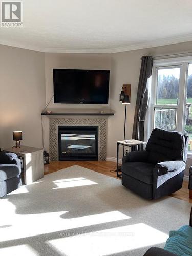 553 1St Street, Owen Sound, ON - Indoor Photo Showing Living Room With Fireplace