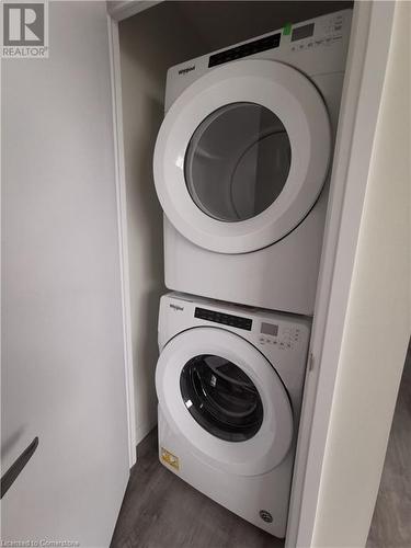 104 Garment Street Unit# 1608, Kitchener, ON - Indoor Photo Showing Laundry Room