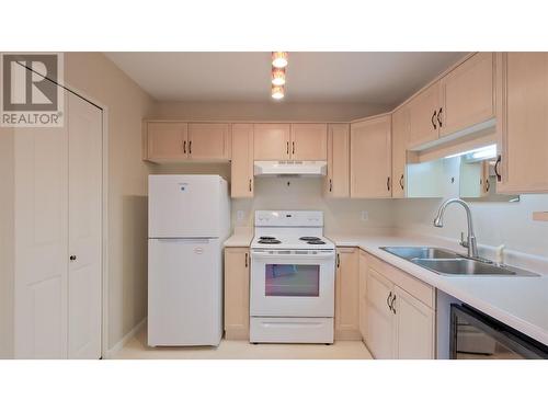 3850 Brown Road Unit# 210, West Kelowna, BC - Indoor Photo Showing Kitchen With Double Sink