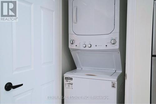 4010 Phoenix Way, Oakville, ON - Indoor Photo Showing Laundry Room