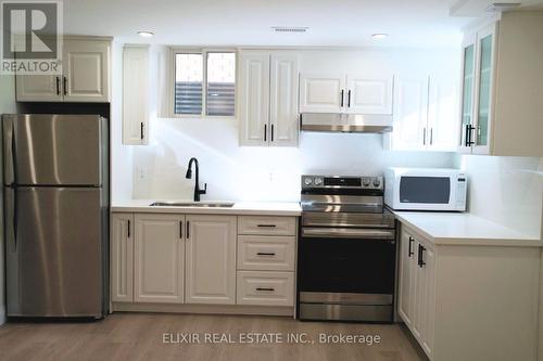 4010 Phoenix Way, Oakville, ON - Indoor Photo Showing Kitchen