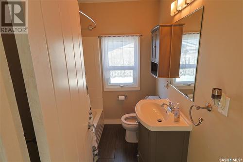 2215 5Th Avenue W, Prince Albert, SK - Indoor Photo Showing Bathroom