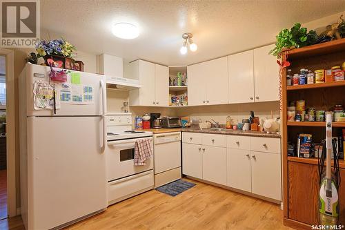 2215 5Th Avenue W, Prince Albert, SK - Indoor Photo Showing Kitchen