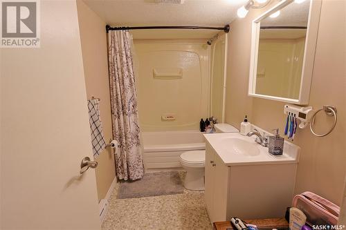 2215 5Th Avenue W, Prince Albert, SK - Indoor Photo Showing Bathroom