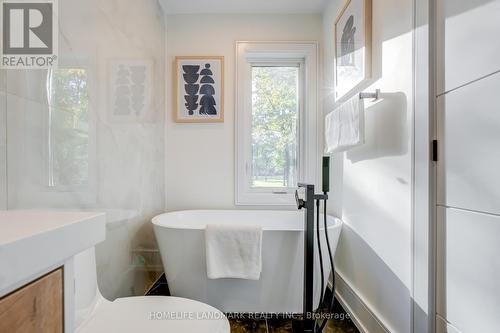 18 Haig Avenue, Toronto, ON - Indoor Photo Showing Bathroom