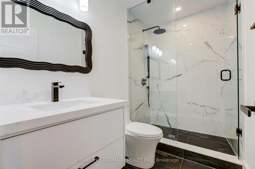 18 Haig Avenue, Toronto, ON - Indoor Photo Showing Bathroom