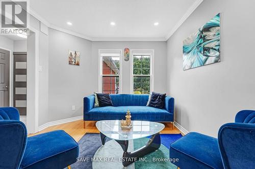 53 Smith Drive, Halton Hills, ON - Indoor Photo Showing Living Room