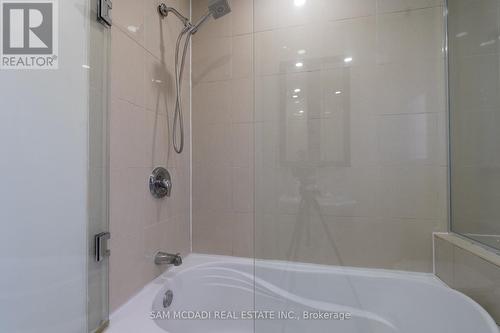 1328 Cawthra Road, Mississauga, ON - Indoor Photo Showing Bathroom