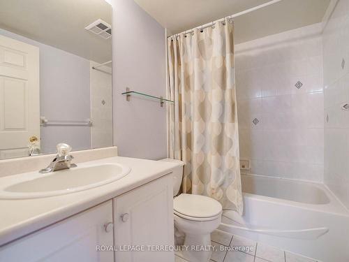 1708-43 Eglinton Ave E, Toronto, ON - Indoor Photo Showing Bathroom