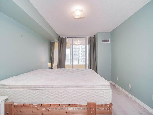 1708-43 Eglinton Ave E, Toronto, ON - Indoor Photo Showing Bedroom