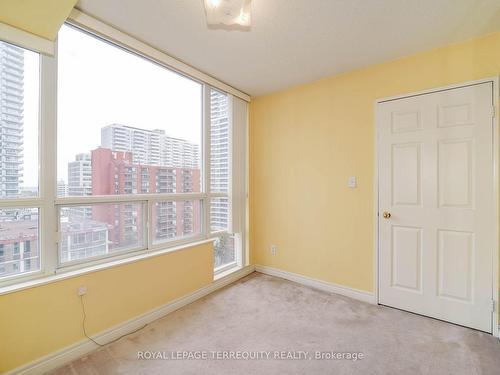 1708-43 Eglinton Ave E, Toronto, ON - Indoor Photo Showing Other Room