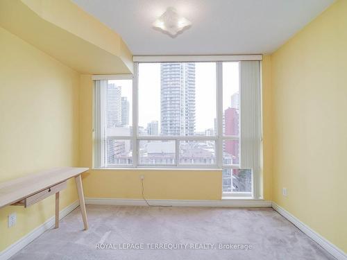 1708-43 Eglinton Ave E, Toronto, ON - Indoor Photo Showing Other Room