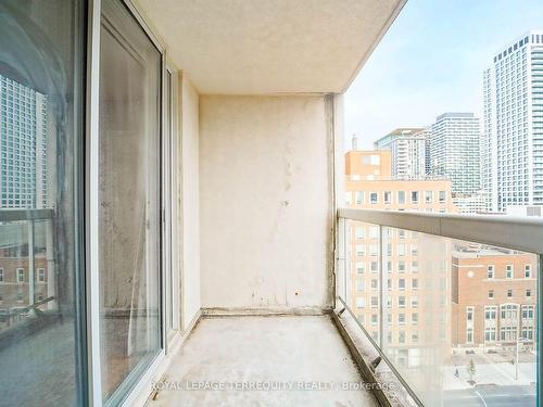 1708-43 Eglinton Ave E, Toronto, ON - Outdoor With Balcony With Exterior