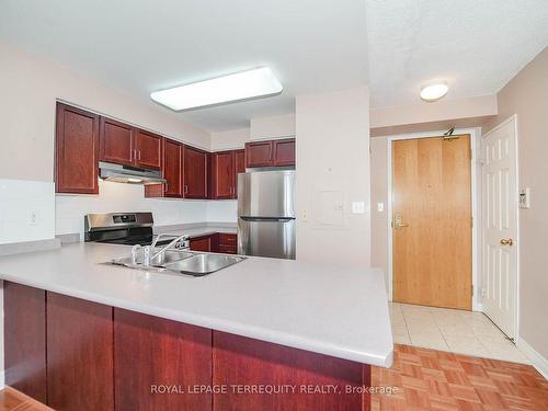 1708-43 Eglinton Ave E, Toronto, ON - Indoor Photo Showing Kitchen With Double Sink