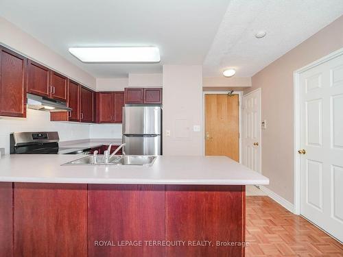 1708-43 Eglinton Ave E, Toronto, ON - Indoor Photo Showing Kitchen With Double Sink