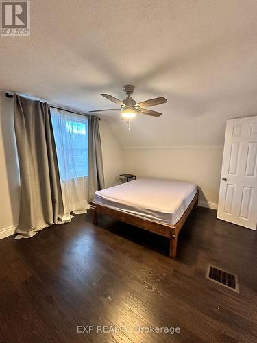 358 East 22Nd Street, Hamilton, ON - Indoor Photo Showing Bedroom