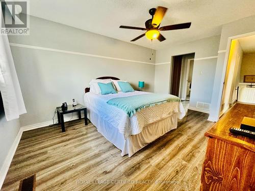 41 Winterfold Drive, Brampton, ON - Indoor Photo Showing Bedroom