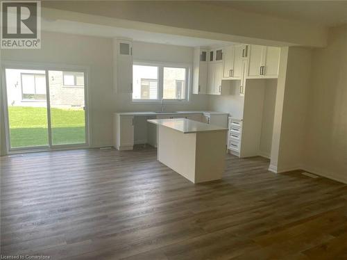 106 Jayla Lane, Smithville, ON - Indoor Photo Showing Kitchen