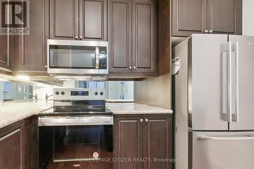 2304 - 21 Grand Magazine Street, Toronto, ON - Indoor Photo Showing Kitchen