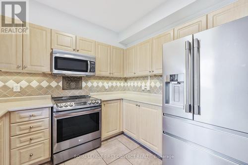 36 Batteaux Street, Barrie, ON - Indoor Photo Showing Kitchen