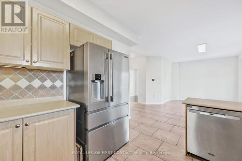 36 Batteaux Street, Barrie, ON - Indoor Photo Showing Kitchen