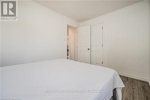 127 East 33Rd Street, Hamilton, ON - Indoor Photo Showing Bedroom