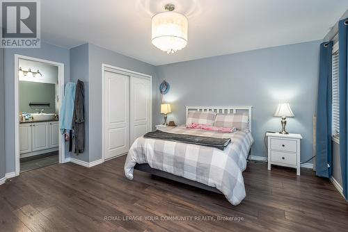 5 Pearl Drive, Orillia, ON - Indoor Photo Showing Bedroom