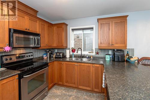 5 Pearl Drive, Orillia, ON - Indoor Photo Showing Kitchen With Double Sink