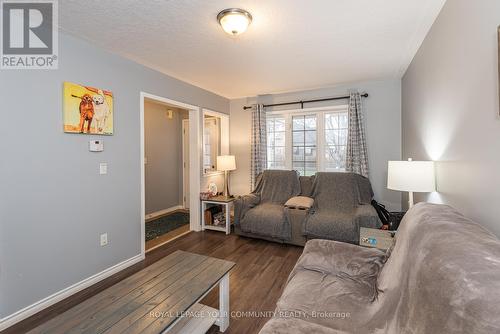 5 Pearl Drive, Orillia, ON - Indoor Photo Showing Living Room