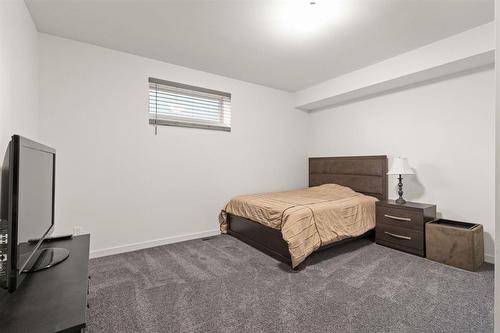 30 Casselman Crescent, Oak Bluff, MB - Indoor Photo Showing Bedroom