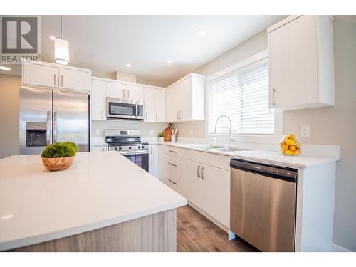 8800 Dallas Drive Unit# 175, Kamloops, BC - Indoor Photo Showing Kitchen With Double Sink With Upgraded Kitchen