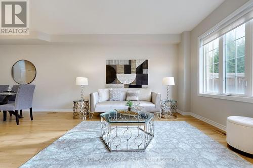 5 - 8777 Dufferin Street, Vaughan, ON - Indoor Photo Showing Living Room